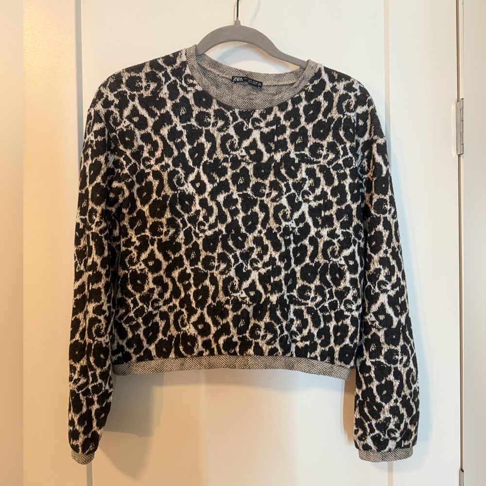 Zara Leopard print Lightweight Cropped Sweatshirt